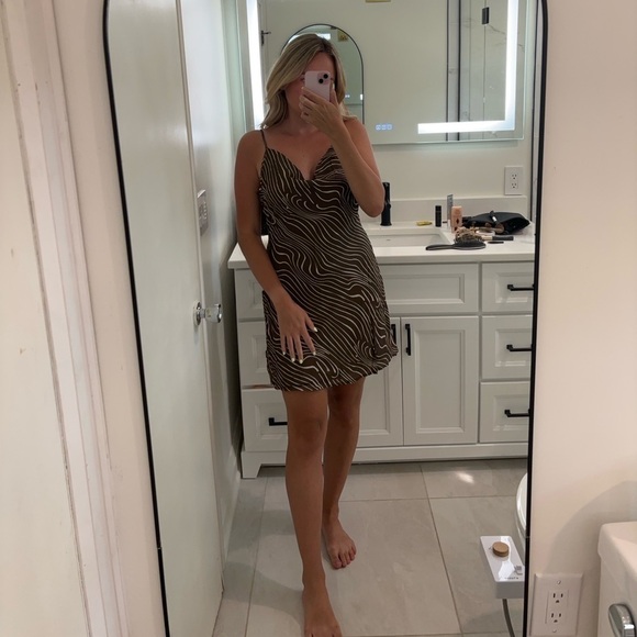 Charlie Holiday Allora Lola Printed Mini Slip Dress NWT - Picture 3 of 14